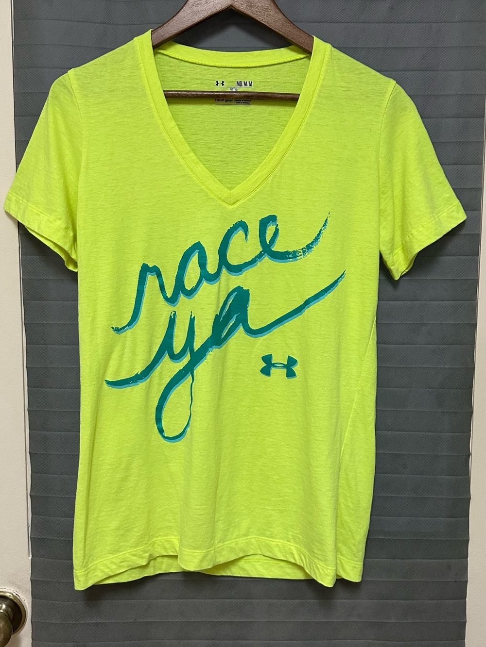 Under Armour Shirt women's race ya V-neck size medium